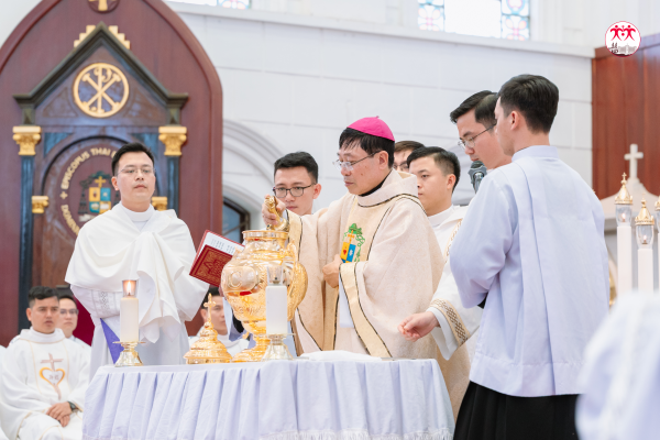 Thánh lễ Truyền Dầu năm 2026 tại Giáo phận Thái Bình