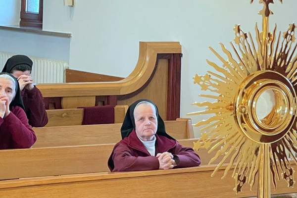 Các nữ tu trên toàn thế giới kêu gọi cầu nguyện cho hòa bình vào ngày 06/3/2026