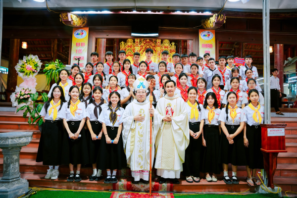 Giáo xứ Tây Làng hân hoan mừng Lễ Sinh Nhật Đức Maria – Quan thầy Giáo xứ