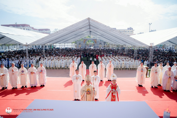 Thánh lễ Truyền chức Linh mục và Phó tế năm 2025 tại Giáo phận Thái Bình – ‘Ta đã yêu con’ (Kh 3,9)