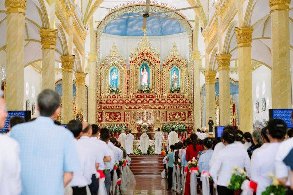 Tuần Chầu lượt và Thánh lễ Cung hiến Nhà thờ Giáo xứ Phú Giáo
