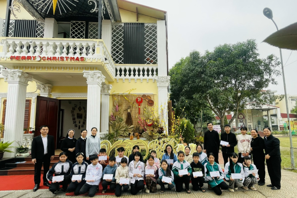 Sinh hoạt, trao học bổng ‘con đường sáng- Slovakia’ tại Hưng Yên: Tâm tình tạ ơn, gieo yêu thương và hy vọng