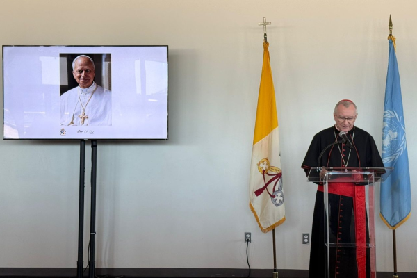 ĐHY Parolin: Đức Thánh Cha Lêô XIV kêu gọi một nền ngoại giao gặp gỡ