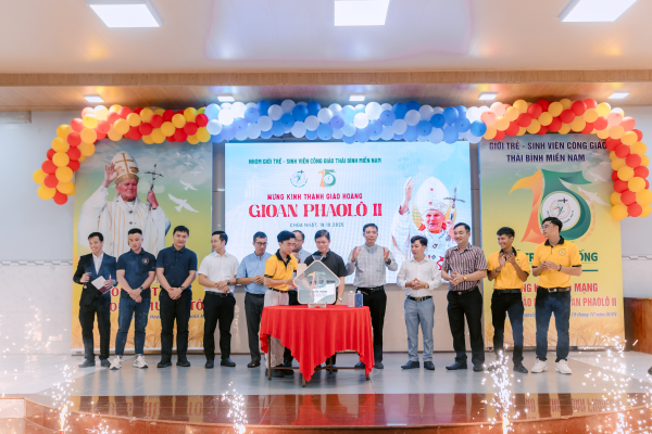 Nhóm Giới trẻ - Sinh viên Công giáo Thái Bình Miền Nam: Lễ truyền thống lần thứ 15 - Mừng Bổn mạng Thánh Giáo Hoàng Gio-an Phao-lô II