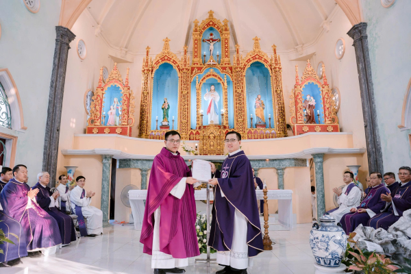 Thánh lễ trao sứ vụ Tân Quản nhiệm Giáo xứ Đại Hội