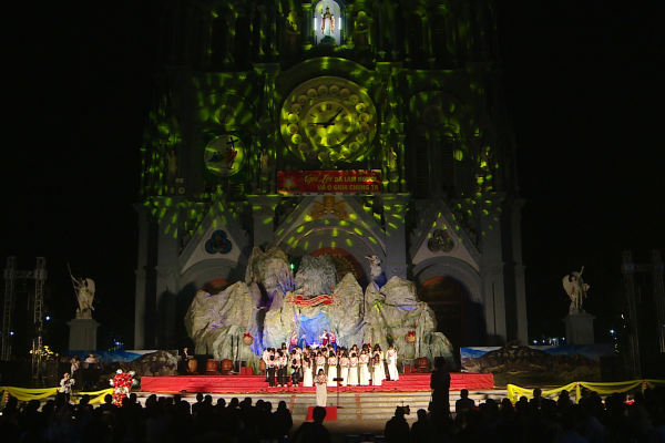 Giáo hạt Bắc Tiền Hải: Đại hội Thánh ca mừng Chúa Giáng Sinh tại Đền thánh Bác Trạch