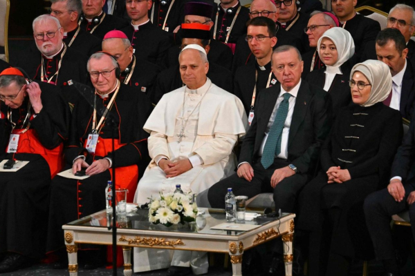 Đức Thánh Cha gặp gỡ các cấp chính quyền, xã hội dân sự và ngoại giao đoàn tại Thổ Nhĩ Kỳ