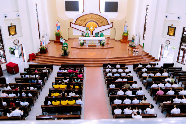 Đồng hương Giáo xứ Hữu Vy-Miền Nam: mừng lễ Bổn mạng kính Đức Mẹ Mân Côi