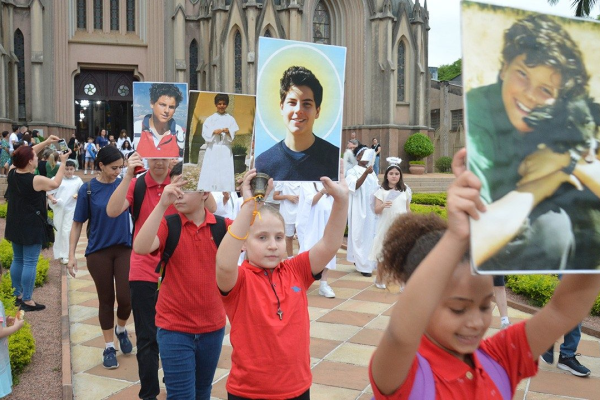 HolyWins tại Hannut: “Lễ hội ánh sáng và hy vọng”