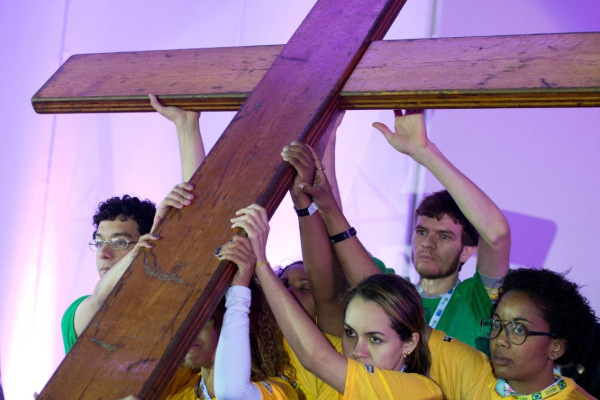 Thánh Giá Đại hội Giới trẻ Thế giới bắt đầu cuộc thánh du tại Hàn Quốc